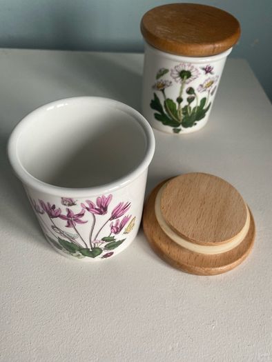 Portmeiroon botonical spice   jars with wooden lids
