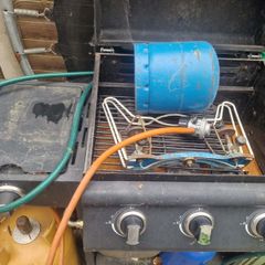 bbq nice not new, just needs few things to do, working ok,  with empty gas bottle..50 ono need gone ASAP collection only