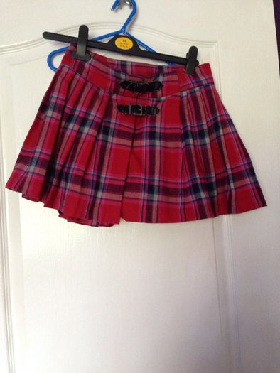 girls skirt