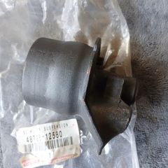 Genuine Toyota Corolla E12,verso Part 48725-12580 (bush, Rear Axle Carrier, Rh)