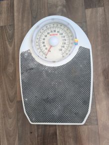Bathroom scales