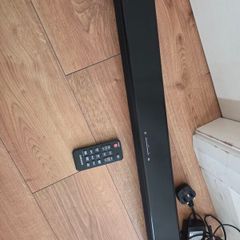 Samsung sound bar HW J250, great condition
