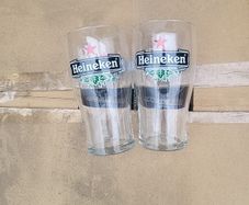 retro Heineken pints from 2001 new boxed x 24