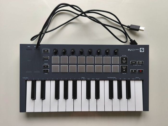 Novation FLkey Mini compact 25-key MIDI controller