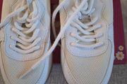 New shoes size 4