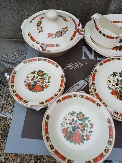 1970s Carrigdhoun Pottery Dinner Set
