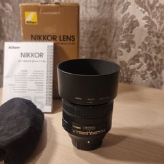 Nikon Nikkor 85mm f/1.8G lens