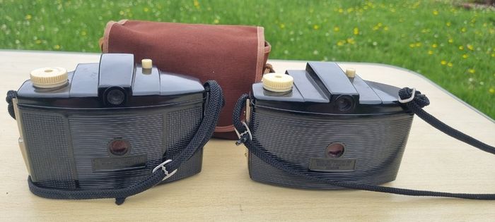 Two Kodak Brownie Cresta cameras