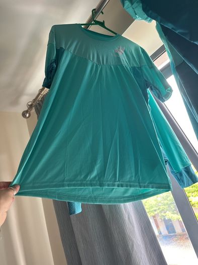 Deliveroo. Size L