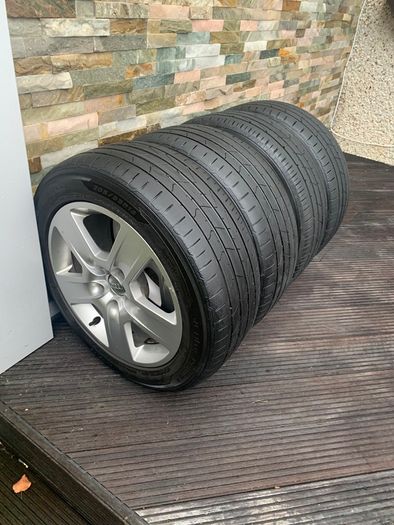 Audi A4 b6/b7Alloy wheels with hankook tyres.