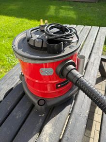 Ash vacuum