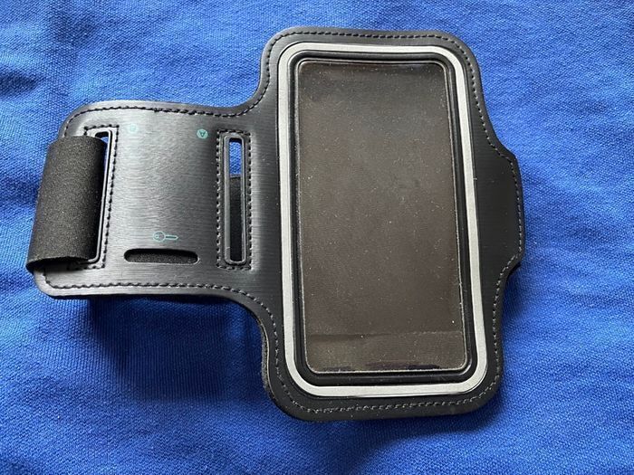 iPhone armband phone holder