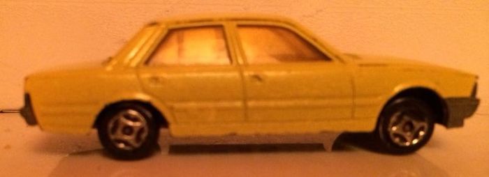 Norev 1/66 scale peugeot 505