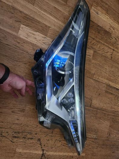 toyota c-hr headlight right side