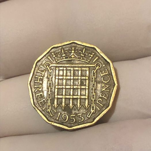 Elizabeth 3 pence x7