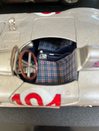 Mercedes 300 SLR Dirt Signed by Stirling Moss 1/18 Maisto