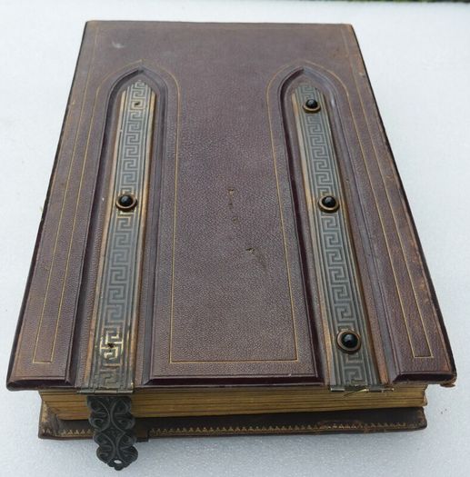 Antique Victorian Photo Album - Leather Bound