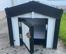 dog kennel