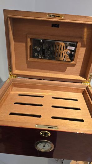 chest humidor