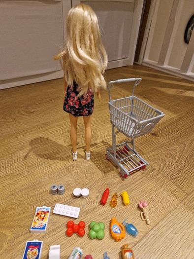 Barbie Shopping Time