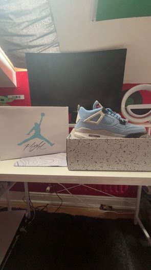 Jordan 4