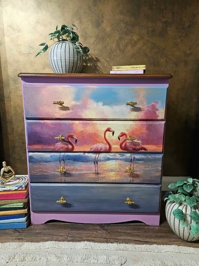 Chest of drawers