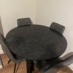 Dining Table & 4x Chairs