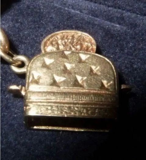 Vintage 9ct Gold Pop-Up Toaster Charm