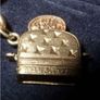 Vintage 9ct Gold Pop-Up Toaster Charm Image 8