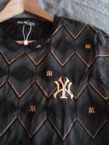 Tee Shirt/New York Yankees .. Colour : Black .. Price Drop