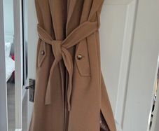 Ladies Camel sleeveless Coat