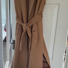 Ladies Camel sleeveless Coat