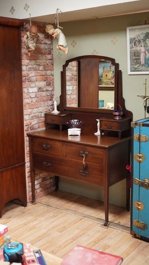 Edwardian Mahogany Dressing Table