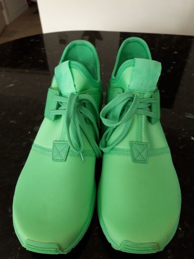 adidas UK 5.5 like NEW!