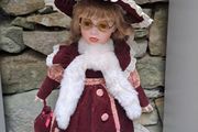 Leonardo Porcelain Doll Diana 16 inch Vintage