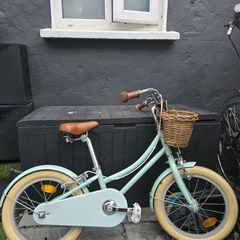 Girls bike