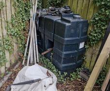 Oil tank