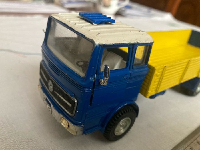 Dinky / Meccano 917. Mercedes truck and trailer. LP1920.