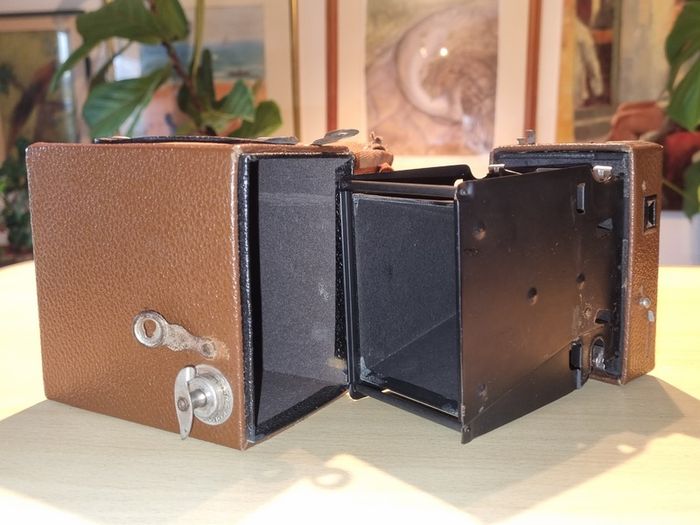 Kodak, Portrait Hawkeye No.2 Box Camera