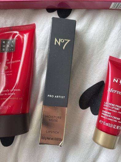 Random selection skincare & beauty items
