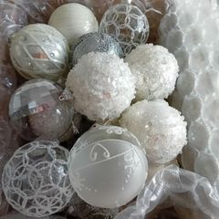 Christmas Tree Baubles Decorations x 31 - Winter White and Silver