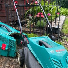 Bosch Rotak 36R electric lawnmower