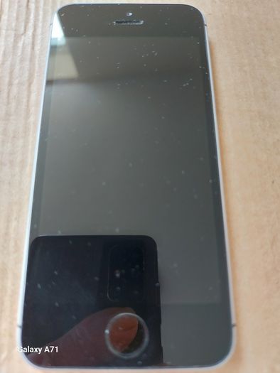 6 Mobile Phones for parts or repair, not powering on