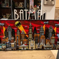 LEGO  76271  Batman: The Animated Series Gotham City