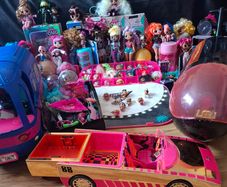 LOL Bundle, 4 in 1 Glamper, 4 in 1 Remix Airplane, Lol Coupe car with pool, lots of dolls and accessories Christmas Birthday