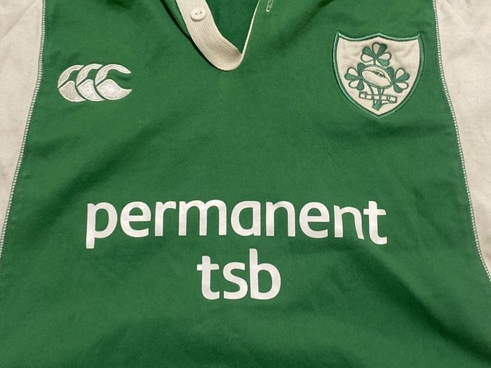 Irish Rugby 2005 Jersey (Excellent Condition)