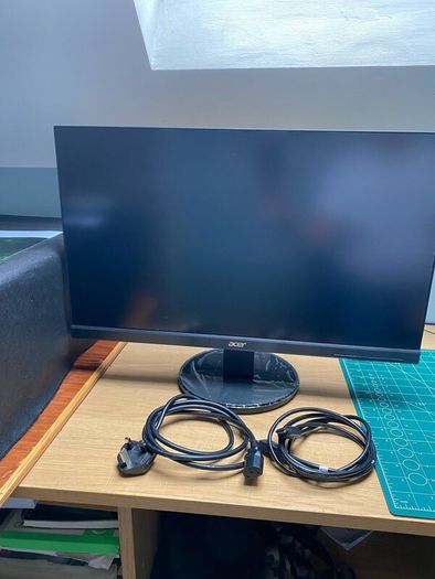 2no Acer LCD Display screens 24