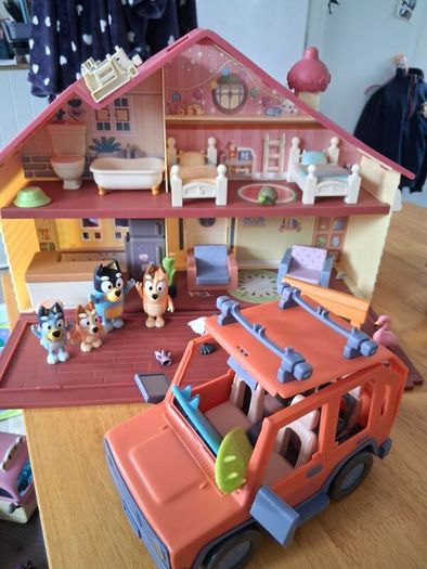 bluey family house