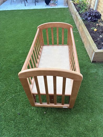 baby rocking crib