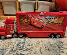Lightening McQueen Mac Truck